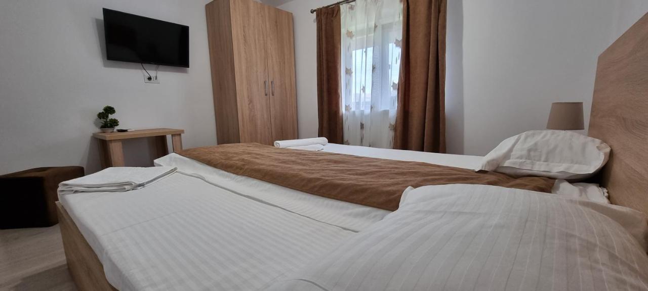 Cusali Pensiune Topolovatu Mare Zewnętrze zdjęcie
